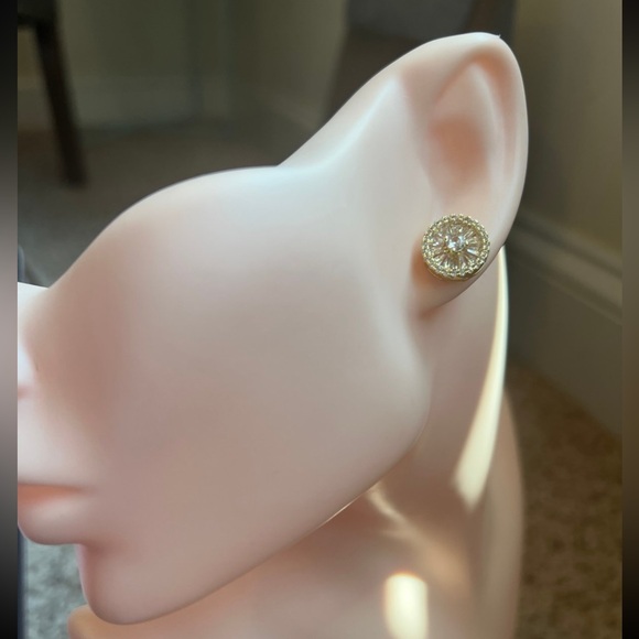 Gorgeous light brown pearl back swarovski elements stud earrings - Picture 10 of 12